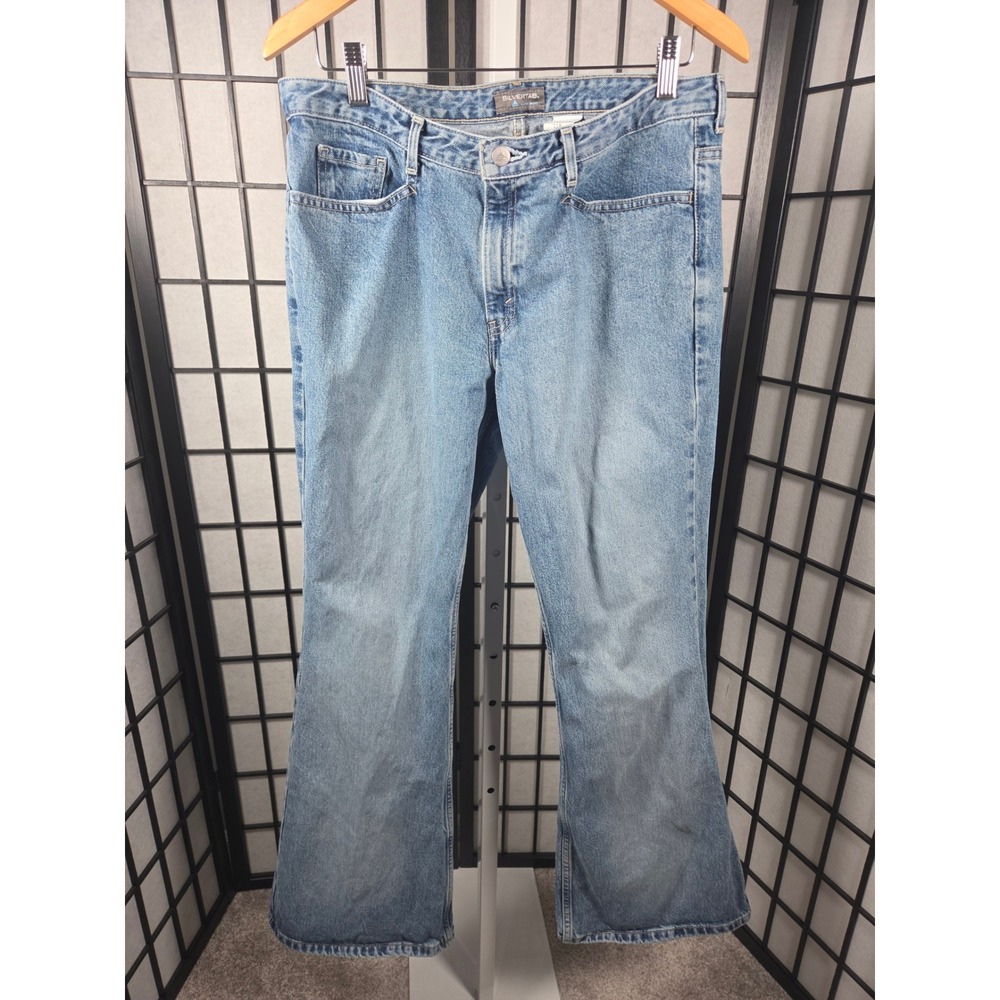 Vintage Y2K Levis SilverTab Bootcut Jeans Medium Wash Denim Size 11M